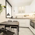 -Malagasunapts- Stylish City Centre Pool&Parking