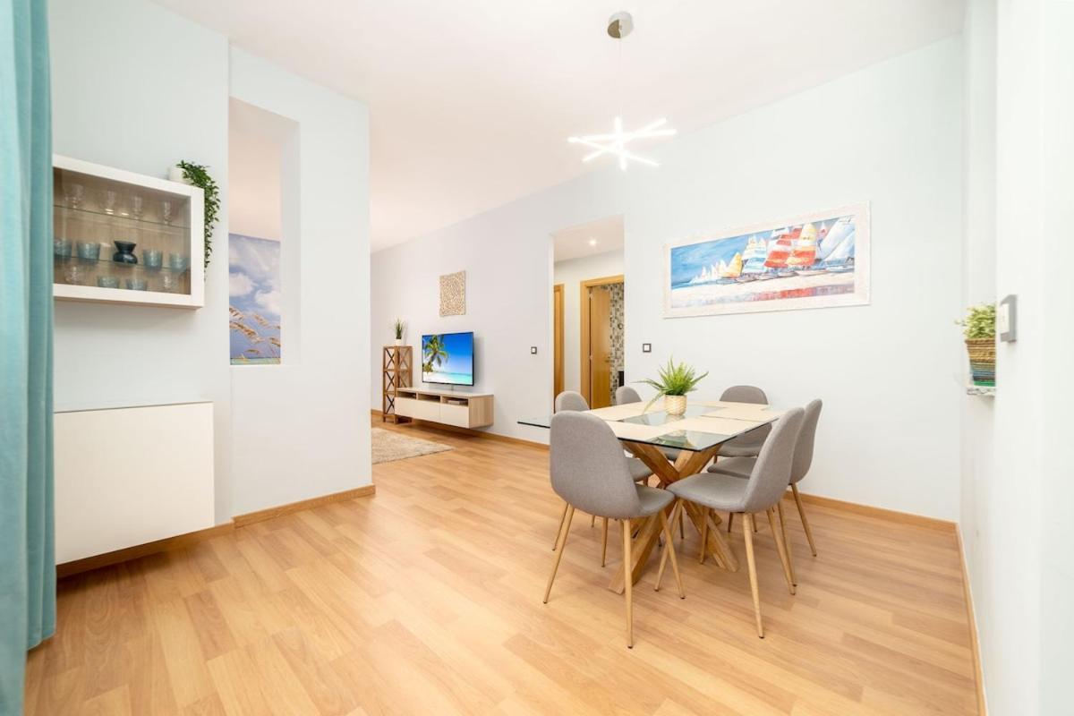 -malagasunapts- Stylish Centre Pool&parking Apartment Málaga