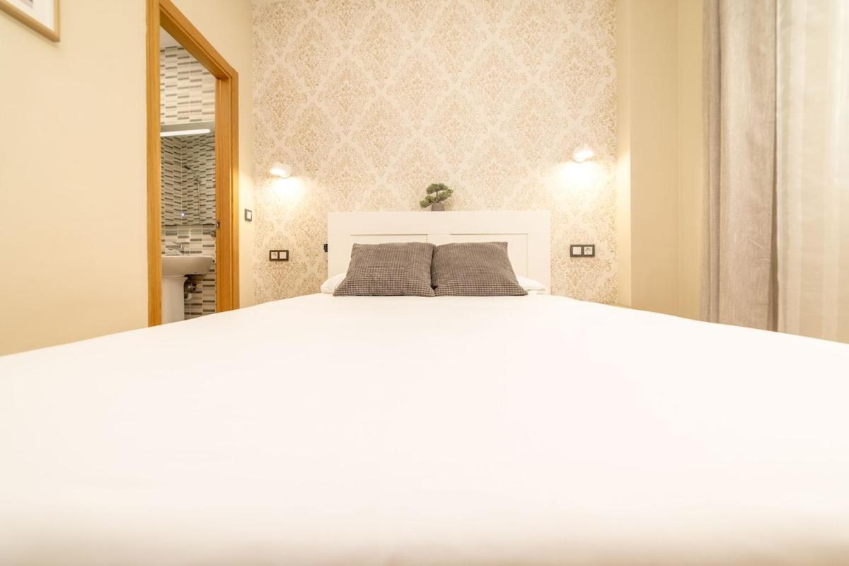 -malagasunapts- Stylish Centre Pool&parking *