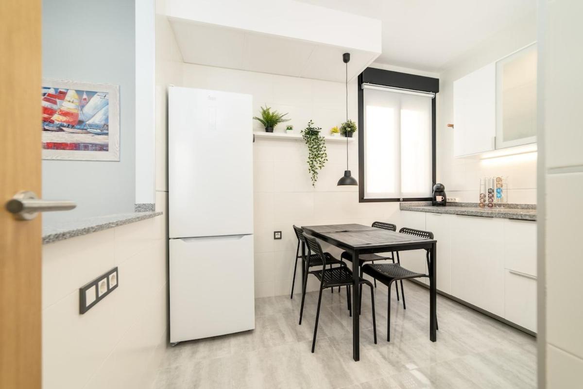 Apartment -malagasunapts- Stylish Centre Pool&parking Málaga