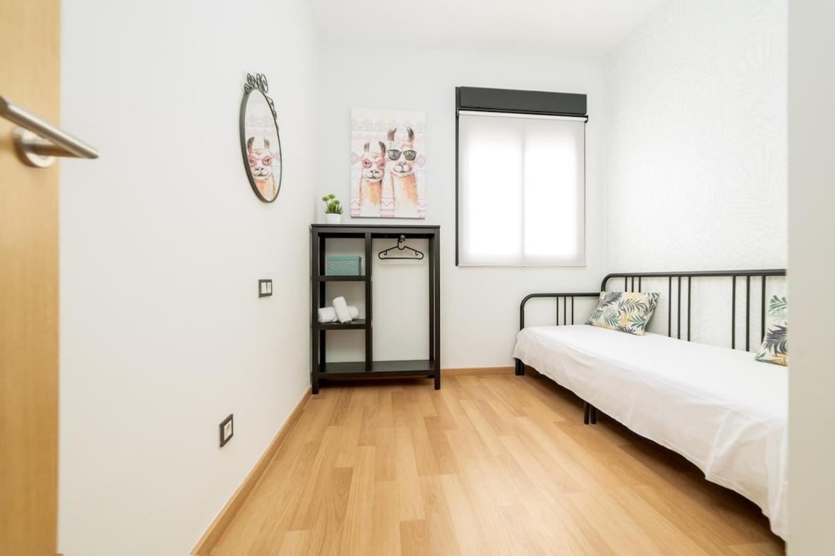 Apartment -malagasunapts- Stylish Centre Pool&parking Málaga
